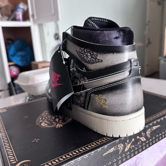 2023 Day of the dead Nike Halloween release Air Jordan CMFT ones - Picture 2 of 7